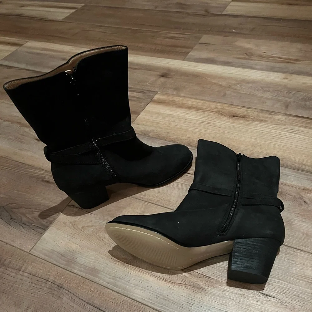 NWOT Black stack heeled booties - Picture 1 of 3